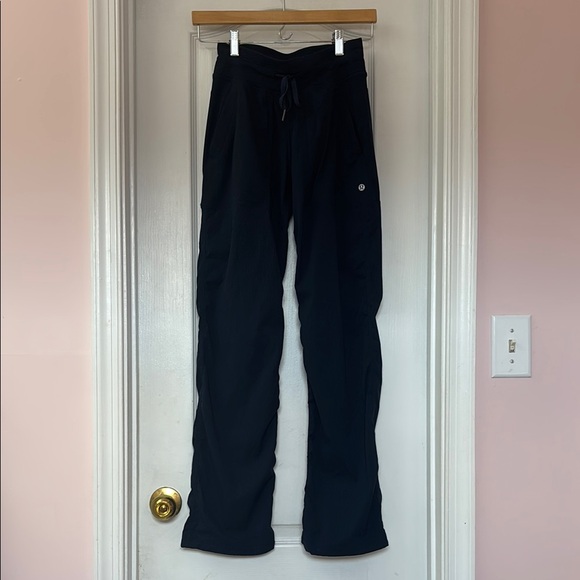 Lululemon Dance Studio Mid-Rise Pant
Regular - True Navy - Picture 2 of 8